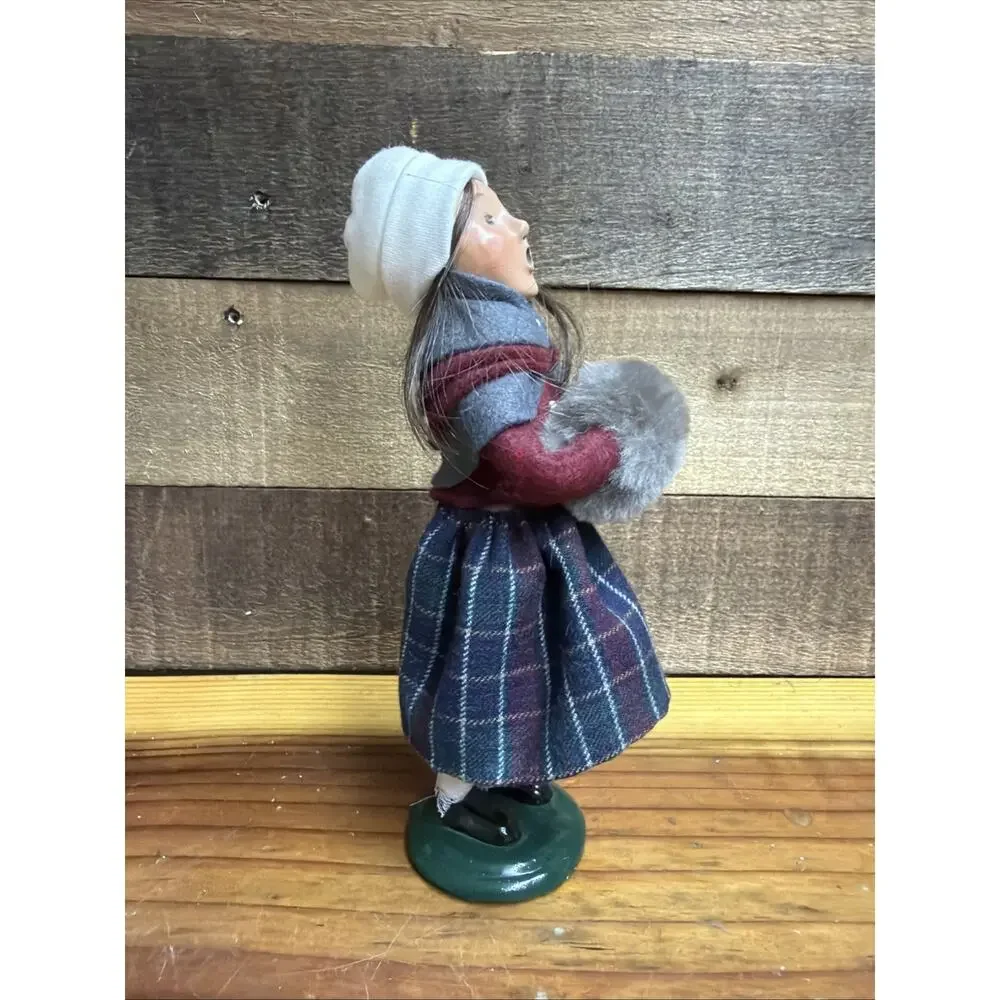Byers Choice Carolers 1999 Cute Brunette Girl with Muff & Plaid Skirt 10”